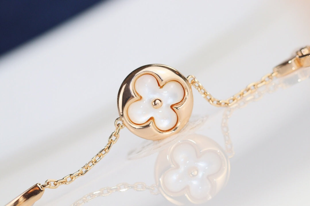 ¡®AuraJewelry¡¯LEAF CLOVER BRACELET