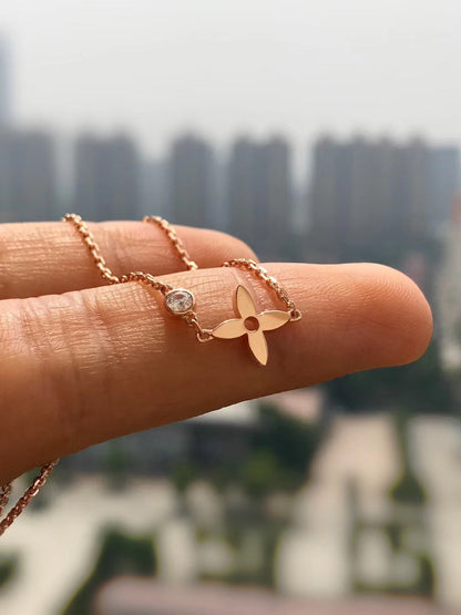¡®AuraJewelry¡¯BLOSSOM PENDANT PINK GOLD AND DIAMOND