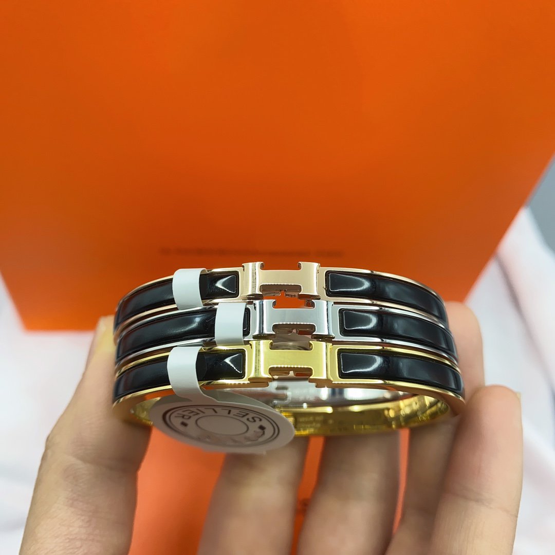 ¡®AuraJewelry¡¯CLASSIC HM CLIC BLACK 8MM ENAMEL BRACELET
