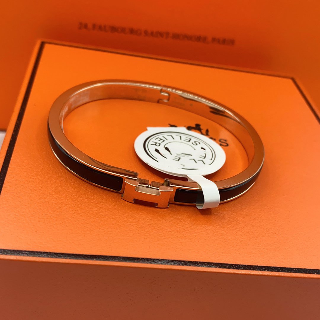 ¡®AuraJewelry¡¯CLASSIC HM CLIC BLACK 8MM ENAMEL BRACELET