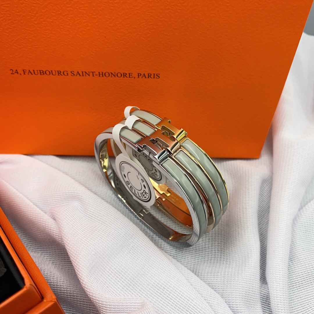 AuraJewelry® クラシック HM クリック グリーン 8MM エナメル ブレスレット