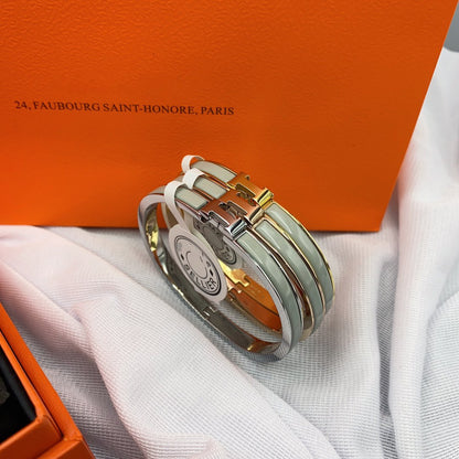 AuraJewelry® クラシック HM クリック グリーン 8MM エナメル ブレスレット