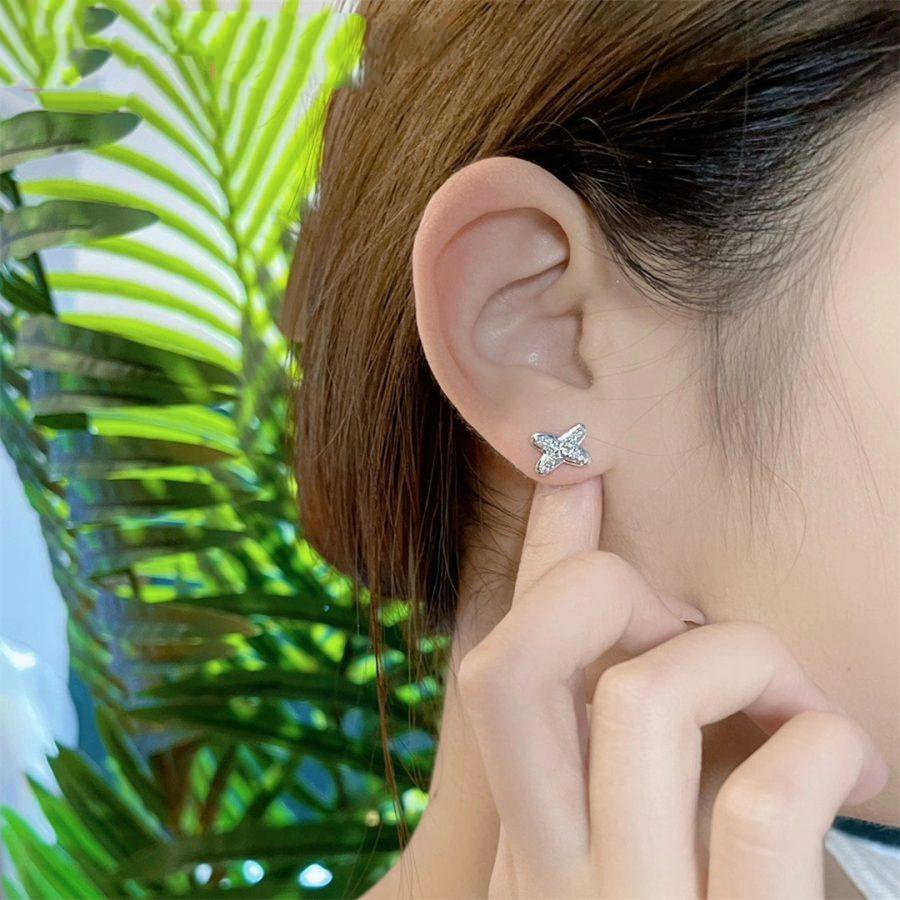 ¡®AuraJewelry¡¯JEUX DE SILVER DIAMOND EARRINGS