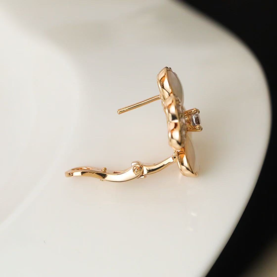 [AuraJewelry]フリヴォル ピンクゴールド フラワー ダイヤモンド イヤリング 2