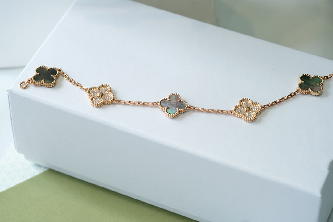 [AuraJewelry]New CLOVER 5 MOTIF GRAY MOP BRACELET COLLECTION