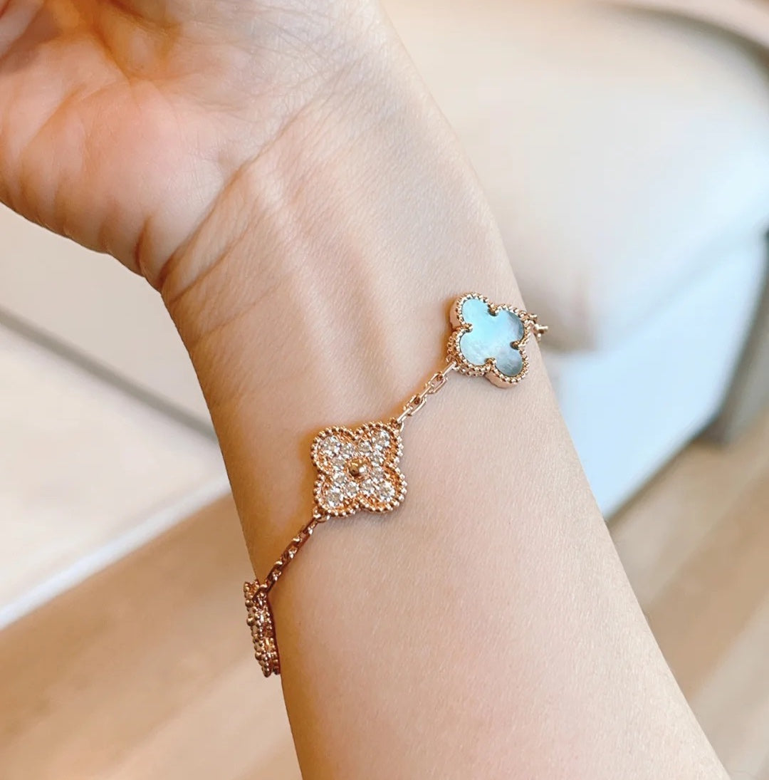 [AuraJewelry]New CLOVER 5 MOTIF GRAY MOP BRACELET COLLECTION