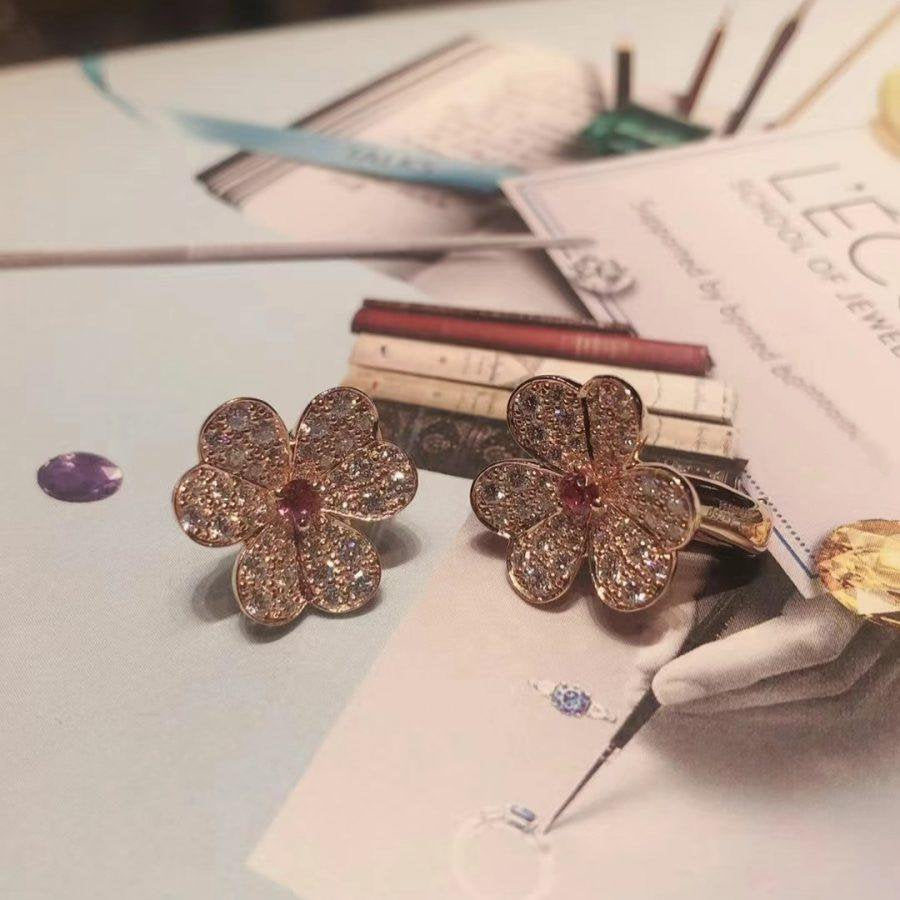 ¡®AuraJewelry¡¯FRIVOLE PINK GOLD FLOWER DIAMOND EARRINGS
