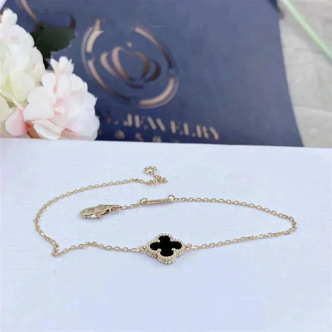 ¡®AuraJewelry¡¯CLOVER ONYX SINGLE FLOWER BRACELET