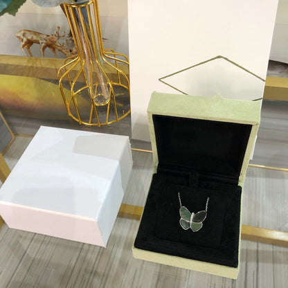 ¡®AuraJewelry¡¯LARGE BUTTERFLY SILVER PENDANT DIAMOND NECKLACE